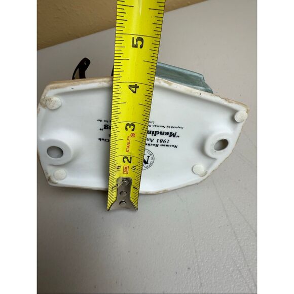 Vintage 1981 Norman Rockwell Porcelain Figure - Mending the Flag - Picture 12 of 12